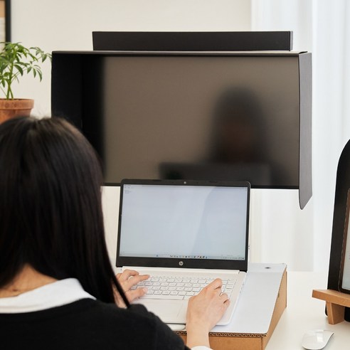 눈부심 없는 세상, 종이 모니터 햇빛 가리개로 시작하세요.