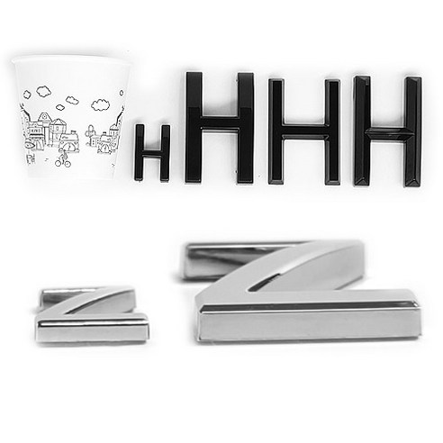 개인 맞춤형 엠블럼 스티커로 자동차와 개인 물품 개성화