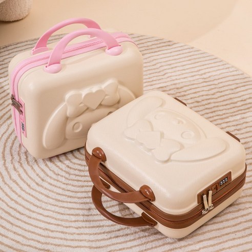 사랑스러움이 톡톡! 리우네집 레디백과 함께하는 설렘 가득한 여행