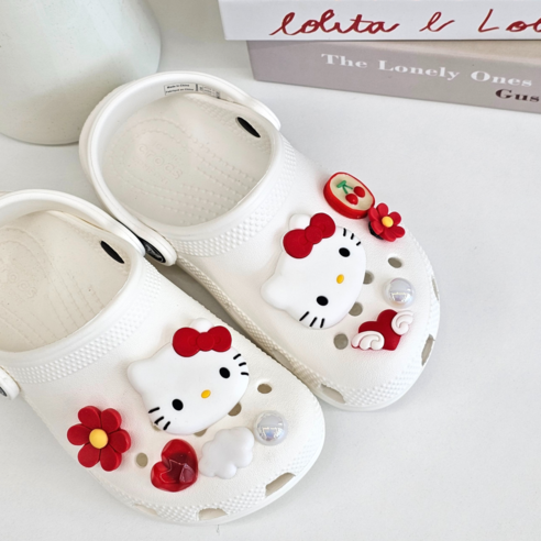 헬로냥냥 파츠로 아이의 신발에 상상력을 더하세요!