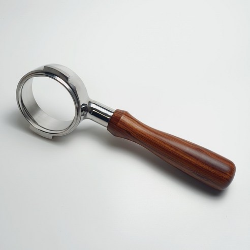 바텀리스 포터필터로 채널링을 방지하고 커피의 진정한 맛을 끌어내세요.