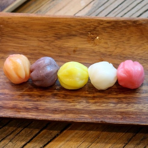 일상에 달콤한 행복을 더하는 가윤떡집 꿀떡