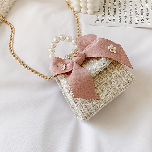 사랑스러운 디자인과 실용성을 겸비한 완벽한 어린이 크로스백