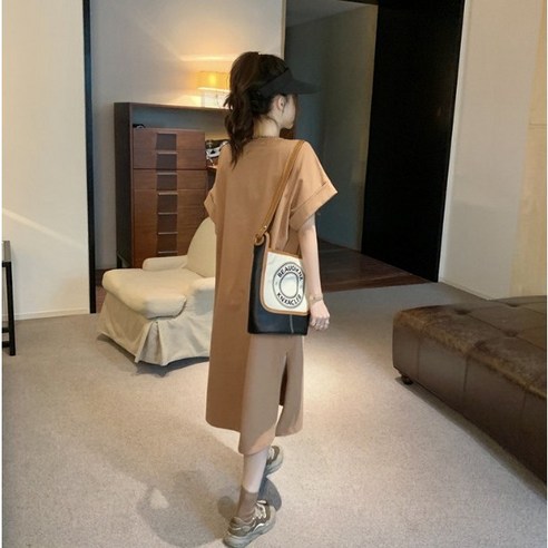 영국산 폴리에스테르 원단으로 제작된 편안하고 세련된 까리모 롱 빅사이즈 원피스