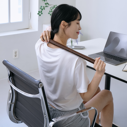 뭉친 어깨, 뻐근한 허리… 혼자서도 시원하게! 바디플로우 뱀부 마사지봉 솔직 후기 승모근마사지스틱