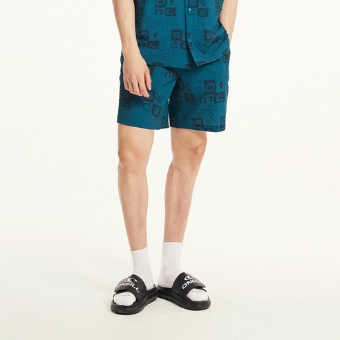 오닐 남성 리버티 시어서커 반바지 세트 모델 착장_OMWPL2205-909 오닐슈트