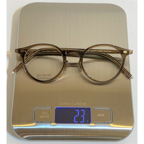 섬세한 장인의 손길, 텐아이반 브라운 안경으로 눈빛에 품격을 더하다