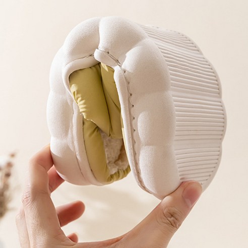 겨울철 발끝을 따뜻하고 편안하게 지키는 라라민 패딩 털슬리퍼