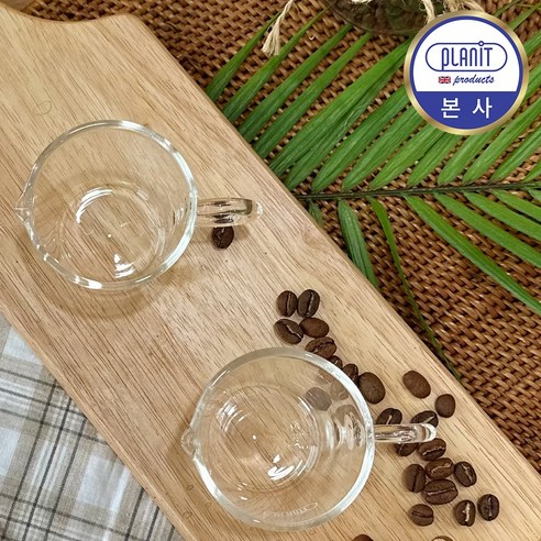 우아함과 기능성이 완벽하게 조화된 에스프레소 즐거움의 필수품