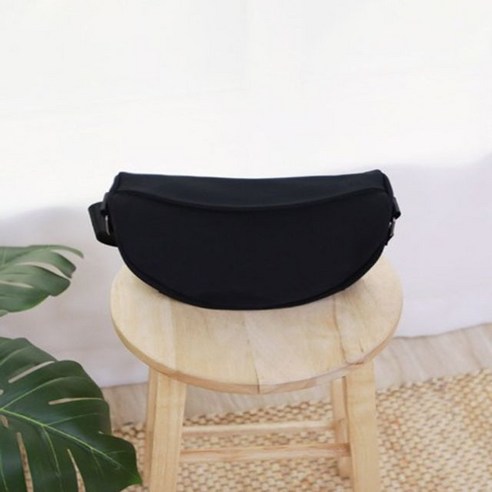 아기자기 미니 반달 새내기 남성 크로스백 웨이스트백 힙쌕 가방 바캉스