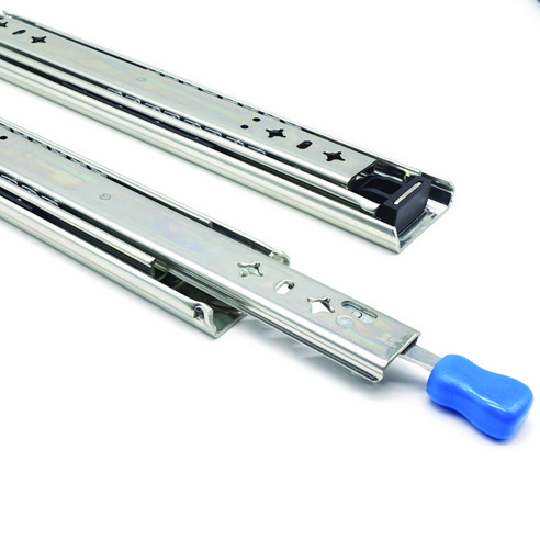 흔들리는 캠핑카, 든든한 서랍 레일 하나로 해결!