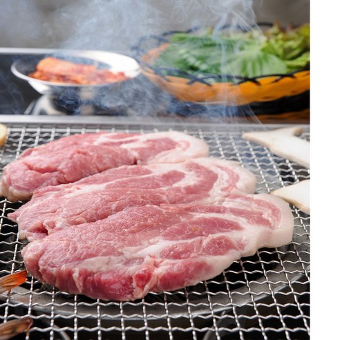 비빔면과 함께 즐기는 루루축산 왕목살 구이