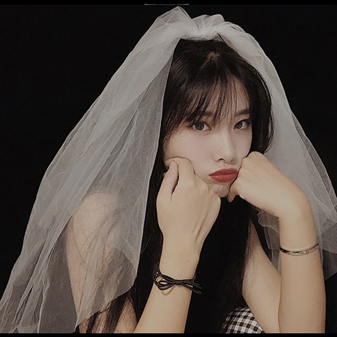 셀프 웨딩의 매력적인 면사포 베일 레이스