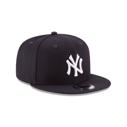 뉴에라의 정품 뉴욕 양키스 스냅백으로 야구 열기를 스타일리시하게 표현하세요!