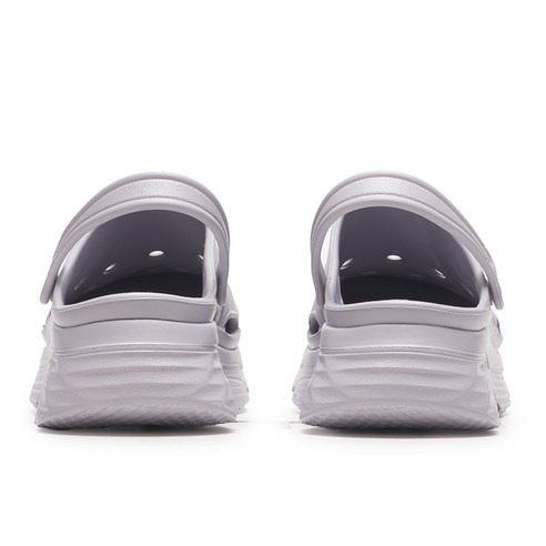 구름 위를 걷는 듯한 편안함, 스케쳐스 맥스 쿠셔닝 샌들