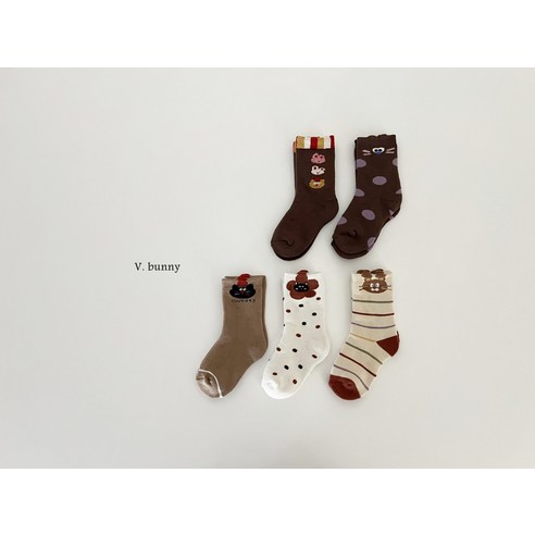 포근한 겨울, 사랑스러운 밤톨이 양말로 아이의 발에 따스함을 더하세요.