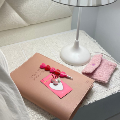 책을 사랑하는 당신에게 선물하는 특별한 공간, 소북소북 가죽 북파우치