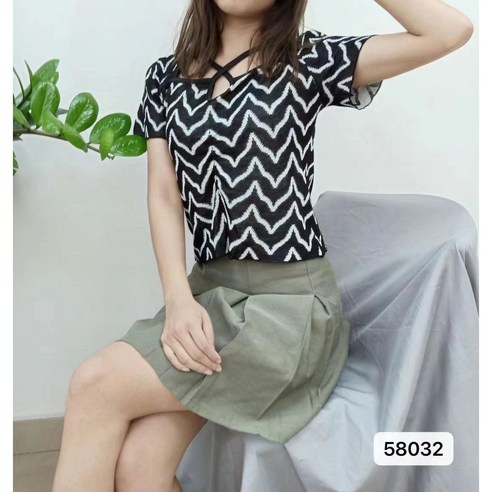 KORELAN 여름옷 플리츠 디자인 감각 펀칭 상의 서양식 스트라이프 슬림한 반팔 티셔츠
