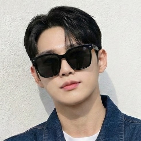 강한 햇빛과 노면 반사를 줄여 운전·도보 이동 시 눈부심을 완화하는 편광 선글라스입니다. - 1
