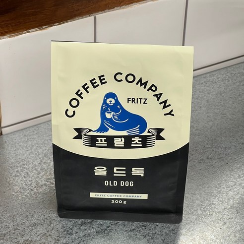 산미 없는 맛과 고소한 향이 조화를 이루는 프릳츠 올드독 원두 블렌딩