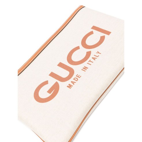 나만의 특별함을 담는 구찌 로고 프린트 캔버스 클러치