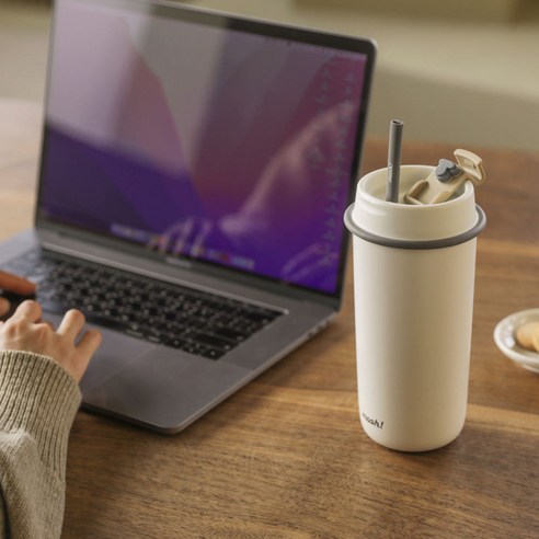 일상에 스며드는 우아한 휴식, 모슈 라떼 스트로우 텀블러