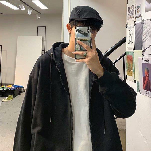 겨울철 편안함과 스타일을 완벽하게 조화시킨 앤시오 무지 오버핏 기모 후드 집업
