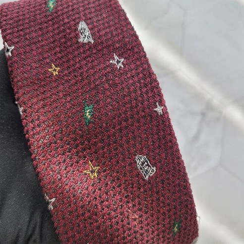 당신의 스타일을 완성하는 섬세한 터치, 커스텀멜로우 슬림넥타이