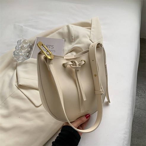 KORELAN 작고 선명한 순색 소프트 숄더 토트백 블라인드 패션 크로스 물통 가방