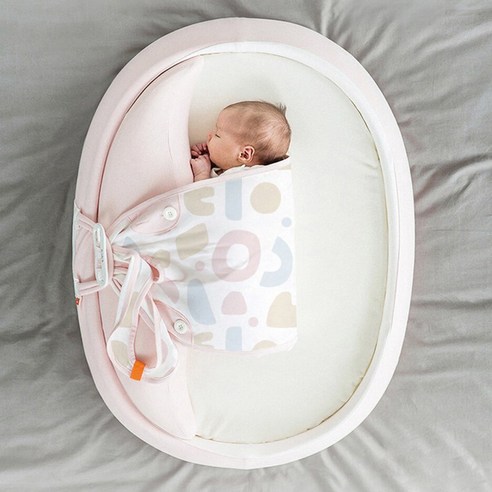신생아를 위한 안락하고 안전한 침대