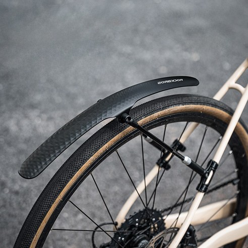 흙튀김 방지에 최적의 길이 각도 조절형 로드바이크 머드가드