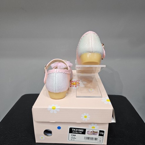 사랑스러운 디자인과 편안한 착용감, 뛰어난 내구성을 갖춘 또떼또떼 이블린, 아이에게 최고의 선물을!