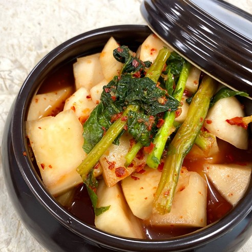 강화 순무 김치: 전통의 맛과 현대의 편리함이 만나 밥상에 행복을 더하다