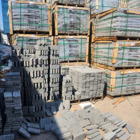 현무암 굴림 벽돌로 자연의 숨결이 살아 숨 쉬는 아름다운 정원을 완성하세요.