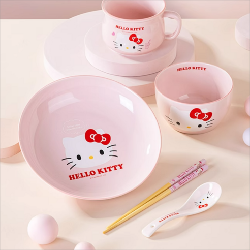 사랑스러움이 식탁에! 산리오 포차코 1인 식기 세트로 행복한 식사 시간을.