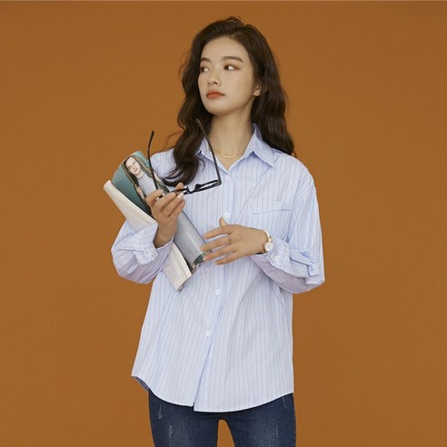 DFMEI 블루 스트라이프 블라우스 봄 가을 신상품 한국판 심플하고 어디에나 어울리는 빈티지 포켓 디자인의 미니 셔츠입니다