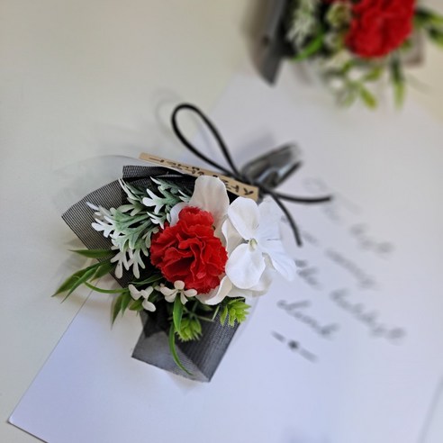 [오케이나우ㅣ강추] Fondant Flower 미니 조화꽃다발: 애도와 추억의 표현을 위한 우아한 작품 [OKNOWㅣ추천상품]