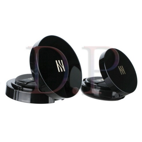 헤라 블랙쿠션 디럭스 N21은 뛰어난 커버력과 오랜 지속력을 제공하며, SPF50+/PA+++의 자외선 차단 효과와 수분감을 제공합니다.