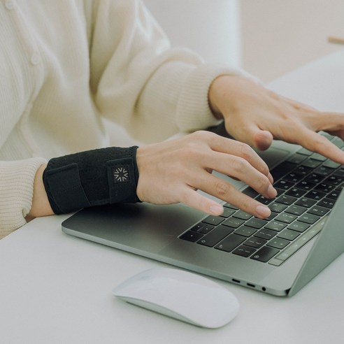 손목의 자유와 편안함을 되찾아주는 에이더 손목 보호대 T4
