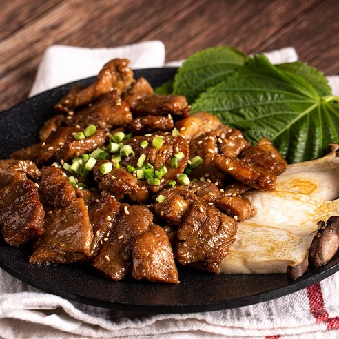 맛있는 순간을 위한 수제 양념 돼지갈비 쑥잎왕구이