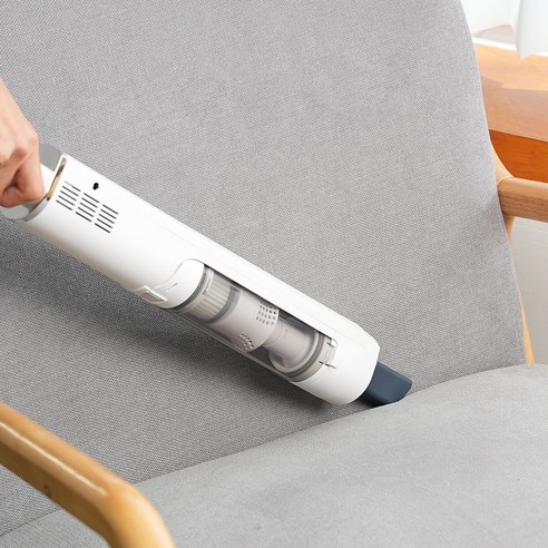 가볍고 강한 흡입력의 무선 진공청소기