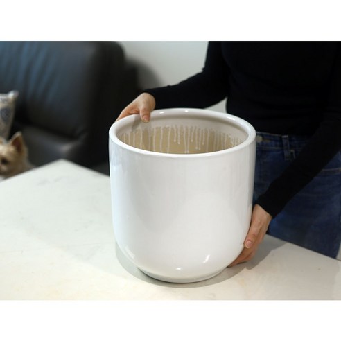 아름다움과 내구성을 모두 갖춘 도자기 화분