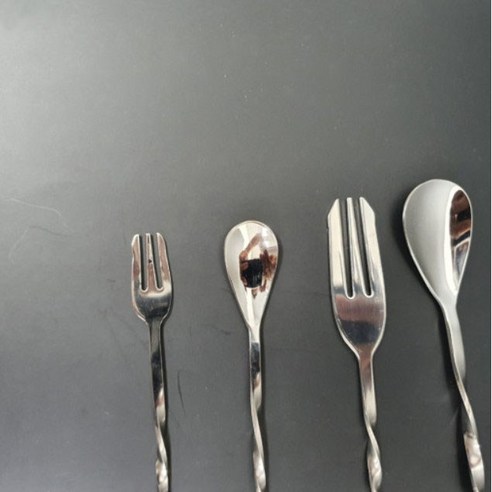 섬세한 맛의 조율사, 믹싱 바스푼으로 당신의 음료에 특별함을 더하세요.