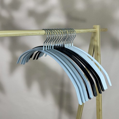 어깨뿔 없이, 옷 흘러내림 없이, 깔끔한 옷장 정리!