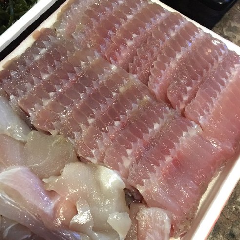 [전라김치] 묵은지2kg+영산포 홍어모듬500g(4~5인분 초장포함), 500g(중간삭힘), 1박스 - 홍어 | 쿠팡