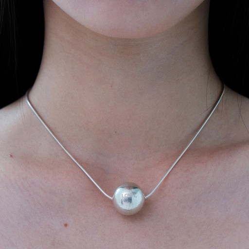 로울 여성용 Big ball silver necklace