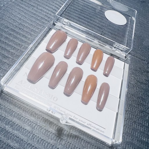 퓨어 네일 스퀘어 착용 네일 커피 네일