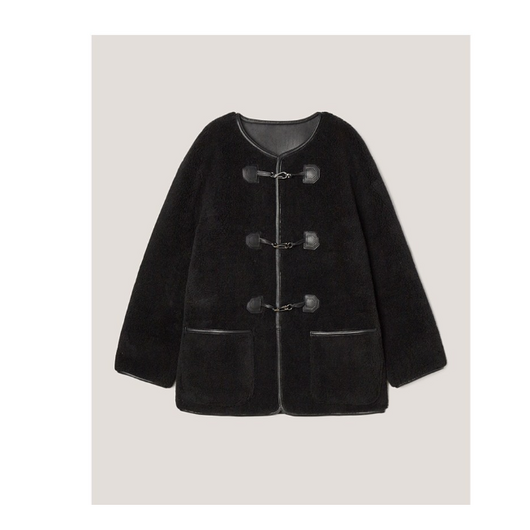 던스트 COLLARLESS BUCKLED SHEARLING JACKET UDJU4D223_던스트로 새롭게 태어나는 당신의 피부