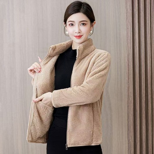 여성 포근한 겨울철 후리스 자켓