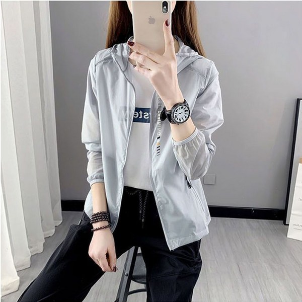 여성 여름 초경량 얇은 등산 런닝용 자외선 차단 바람막이 자켓 점퍼 Women's coat